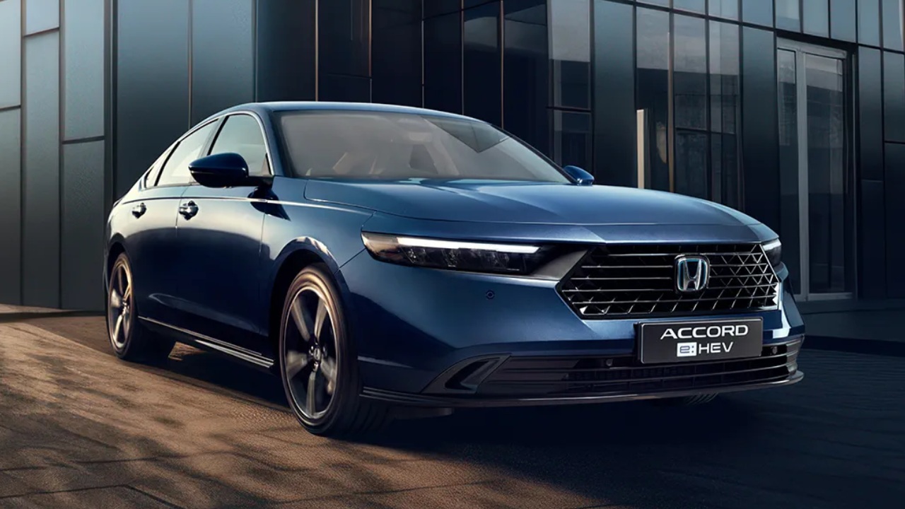 Prices and Specifications for Honda Accord eHEV Sport 2023 in UAE